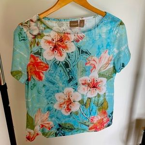 Chicos woman’s top in floral pattern